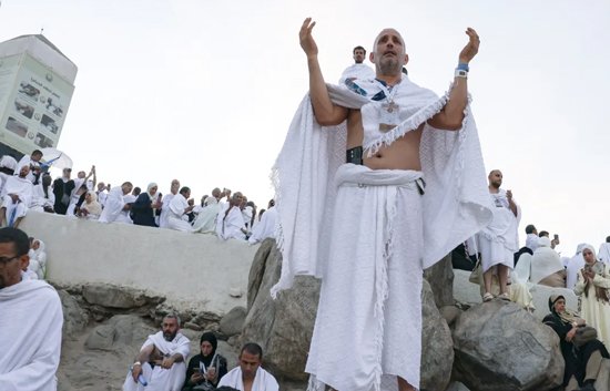 Hajj Short Package vs Long Package: Which One Is Right for You?